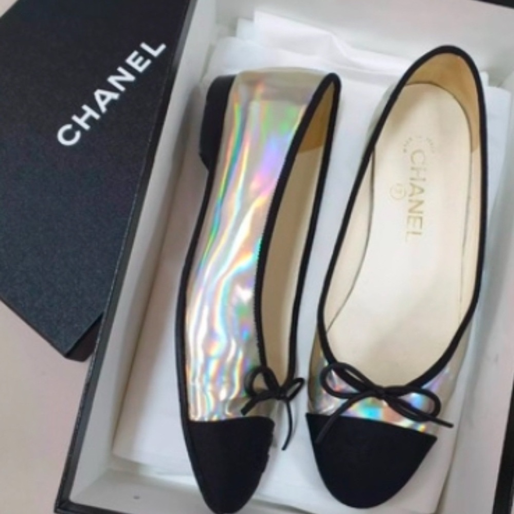 Chanel Black Cap Toe CC Logo Metallic Silver x Black size 38.5 great condition! - Picture 1 of 16